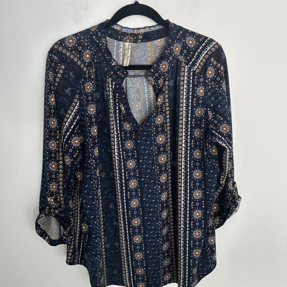 Per Seption Women 1X V-Neck Fringe Collar 3/4 Rolled Sleeve Gold Button Blouse